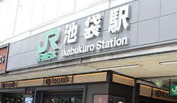 池袋駅東口