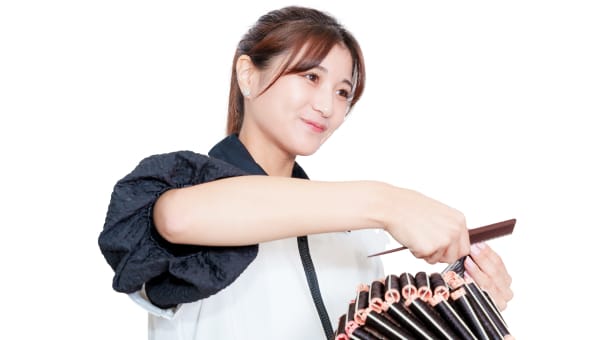 働きながら美容師を目指すなら